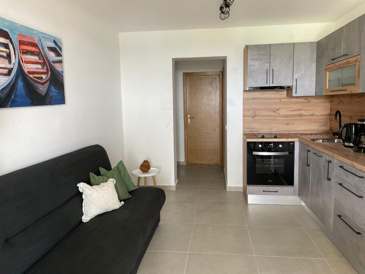 Apartmani Maris II Palit Exteriör bild