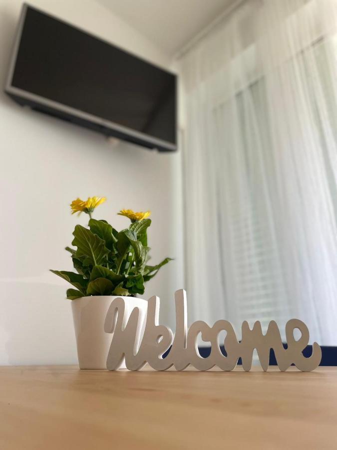 Apartmani Maris II Palit Exteriör bild