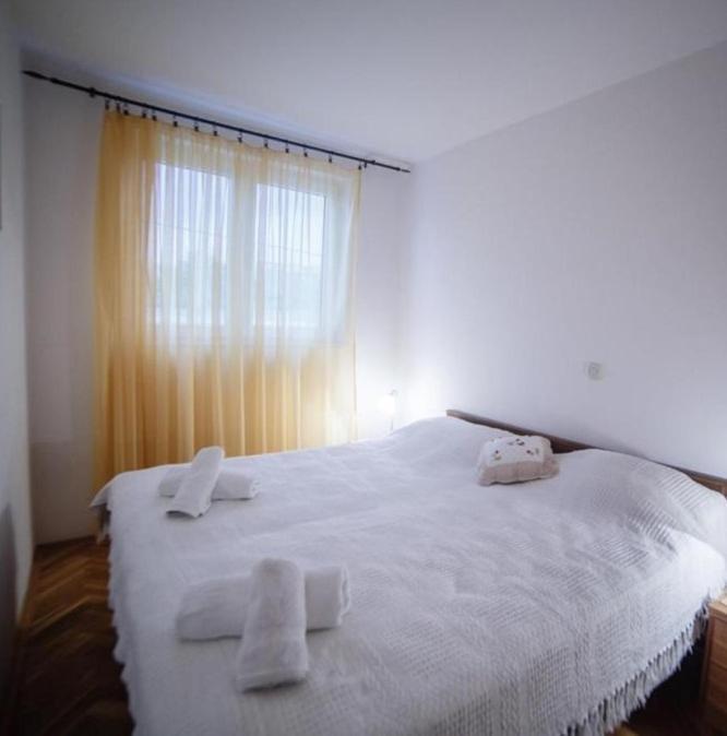 Apartmani Maris II Palit Exteriör bild