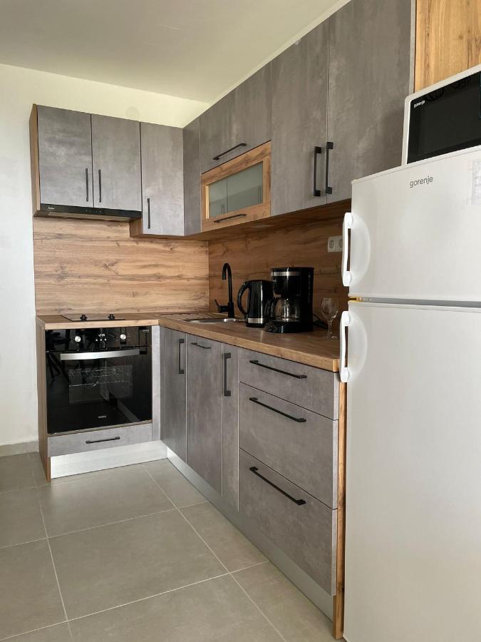 Apartmani Maris II Palit Exteriör bild