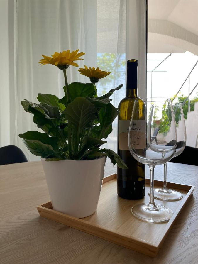Apartmani Maris II Palit Exteriör bild